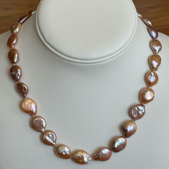 11mm - 13mm Purple Coin HAND KNOTTED Pearl Strand - NATURAL Colors - 17 Inches - Picture 1 of 10
